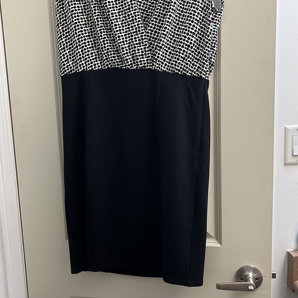 Ricki’s dress - Picture 4 of 4